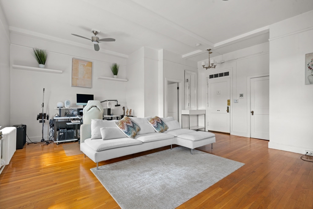 354 N Main St 204