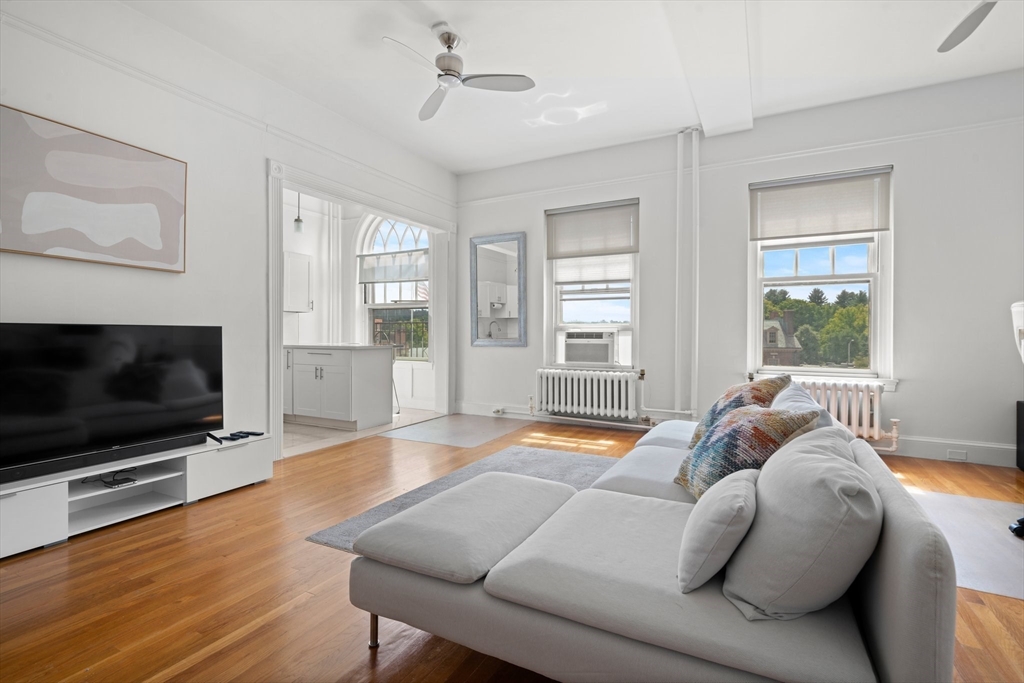 354 N Main St 204