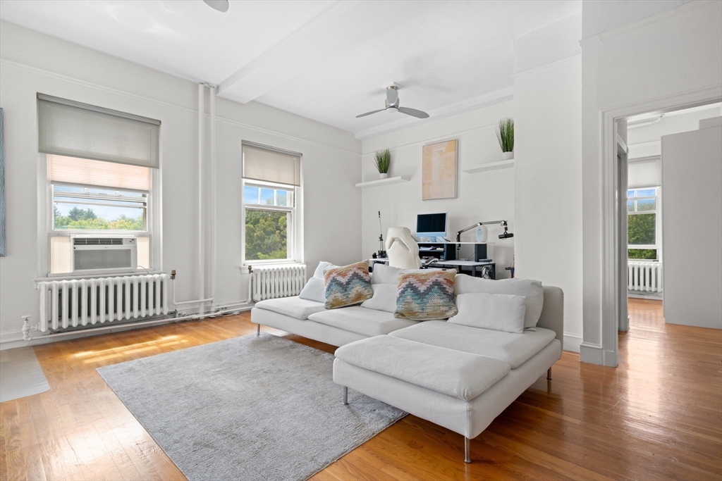 354 N Main St 204