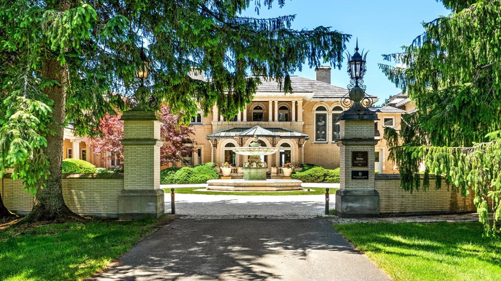 11 Hawthorne