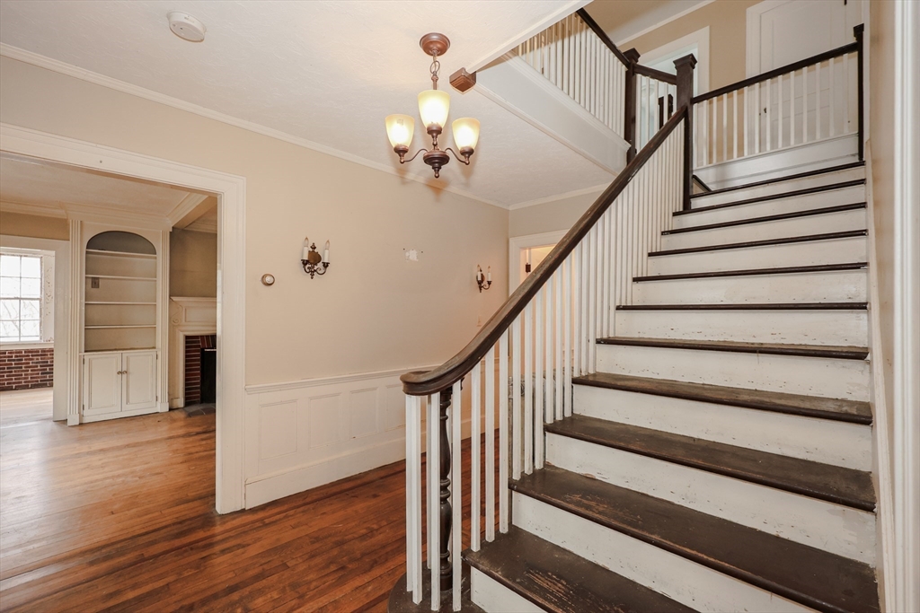 8 Crescent Hts