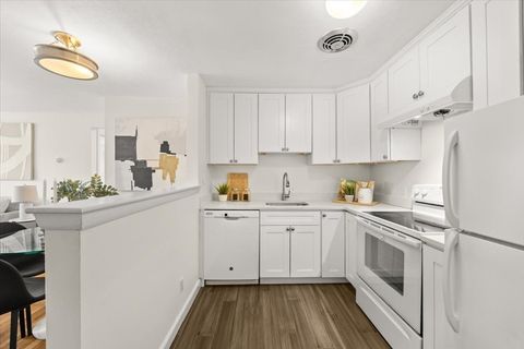 51 Warren St 1-3 Waltham MA 02453