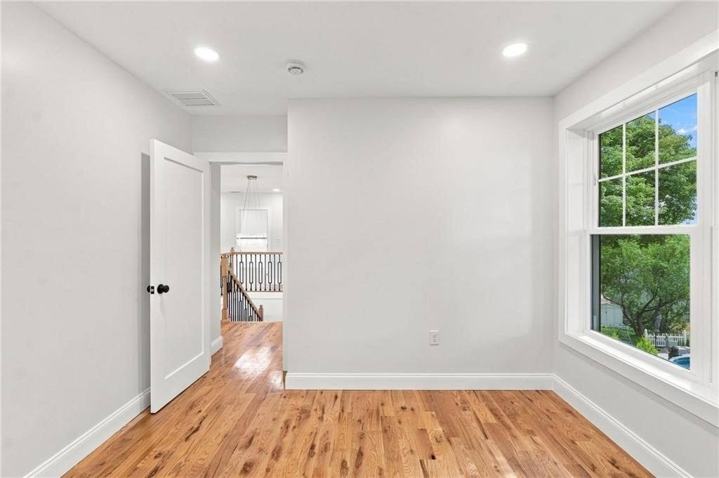 515 Gaskill St, Woonsocket, RI Photo #33