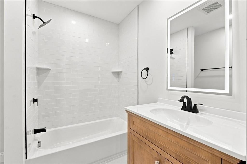 515 Gaskill St, Woonsocket, RI Photo #30