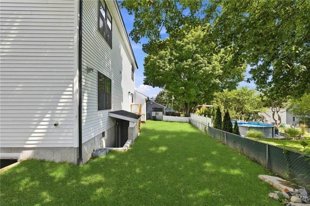 515 Gaskill St, Woonsocket, RI Photo #41