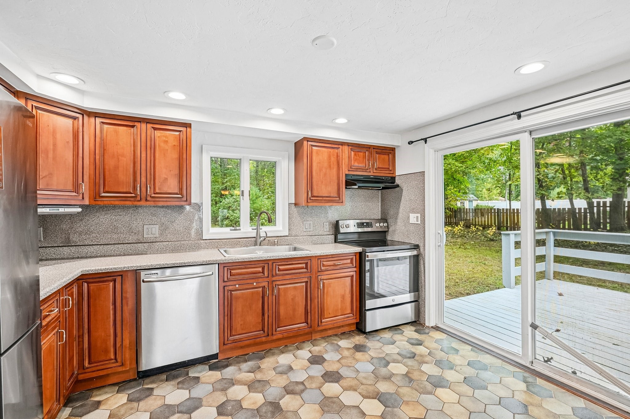 18 Eleanor Rd, Walpole, MA, 18 Eleanor Rd, Walpole, MA Photo #14