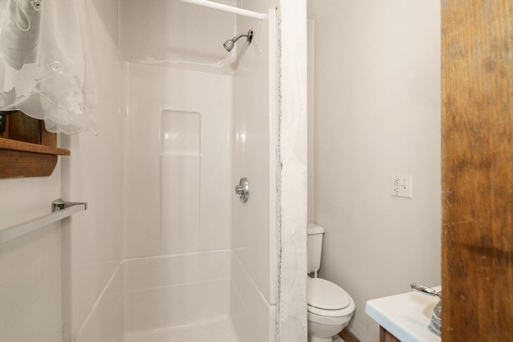 11 Saint Marys Rd, Burlington, MA, 11 Saint Marys Rd, Burlington, MA Photo #23