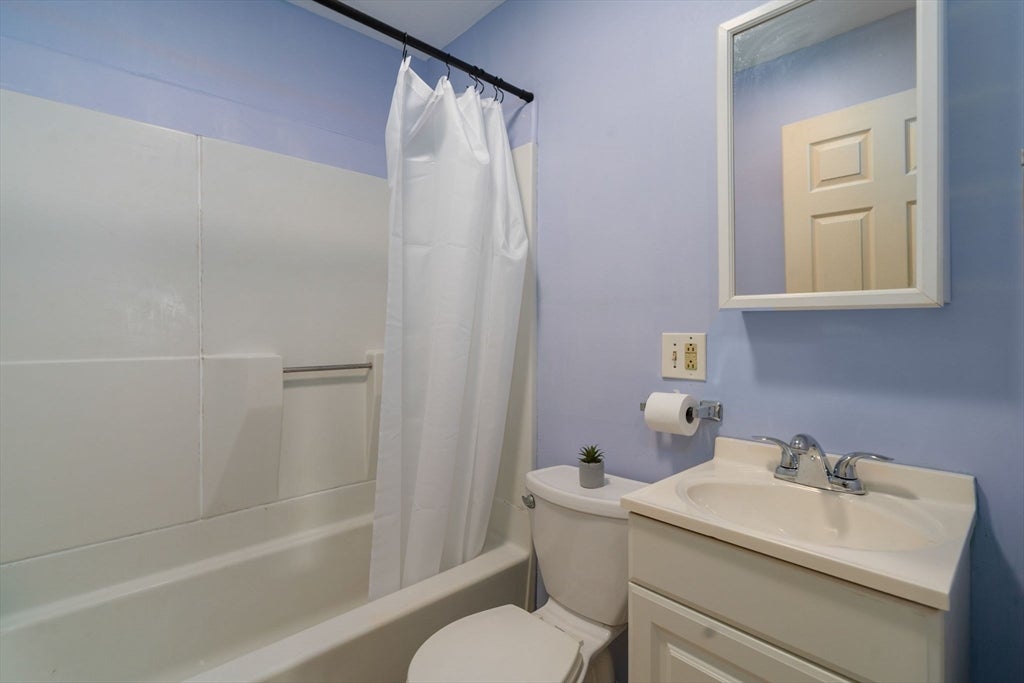 11 Saint Marys Rd, Burlington, MA, 11 Saint Marys Rd, Burlington, MA Photo #18