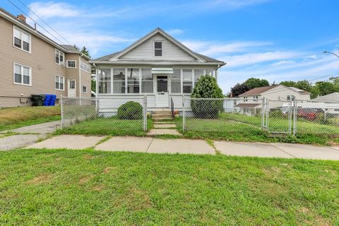 96 Lyons St Springfield MA 01151