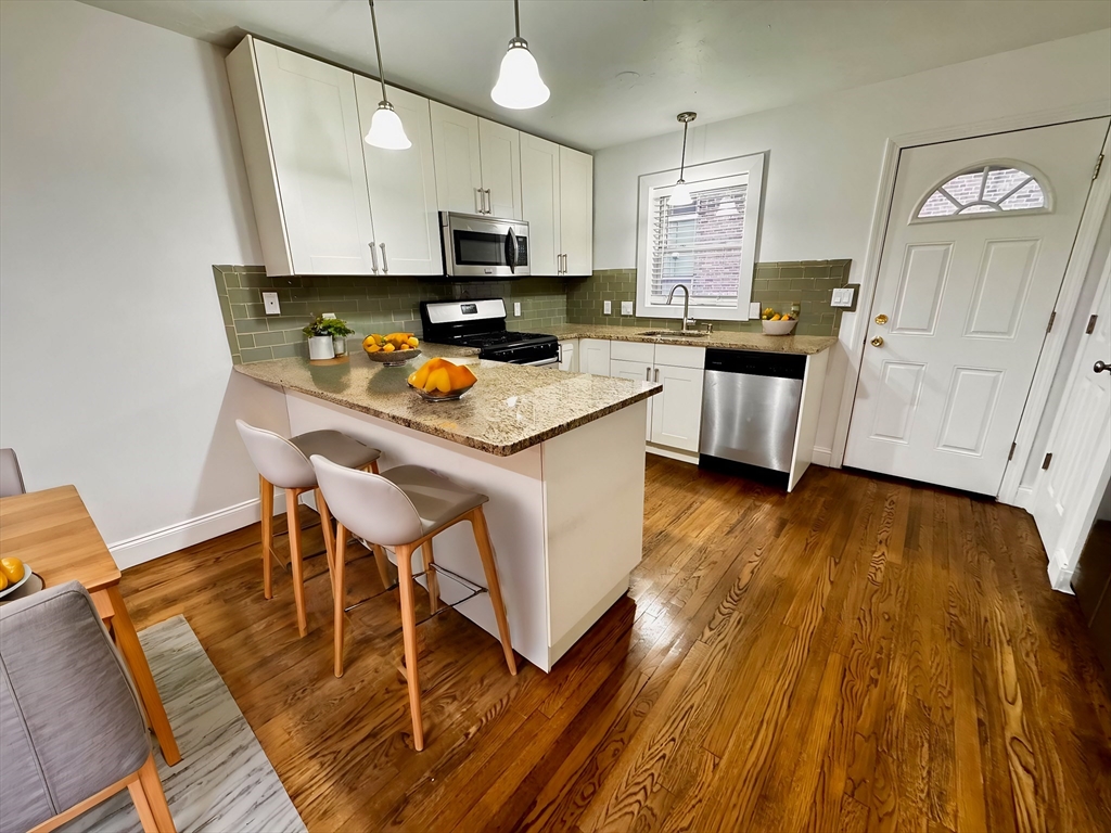122 W 7th Street B