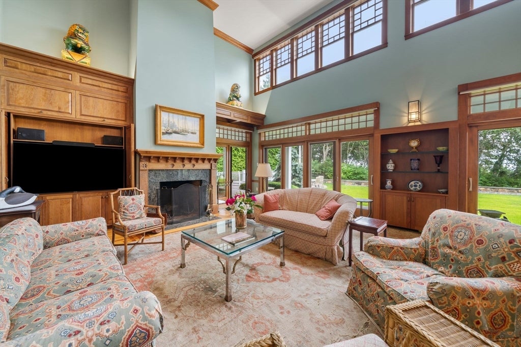 4 Sherburne Way