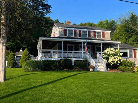 Photo of 11 Phyllis Avenue, Burlington, MA 01803 (MLS # 73576344)