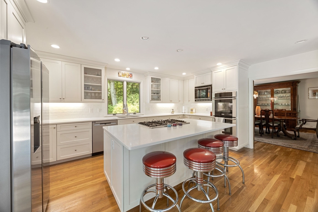 4 Crestview Ln