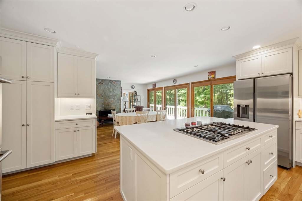 4 Crestview Ln