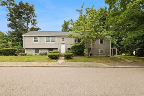143 Ellis Cir Weymouth MA 02190