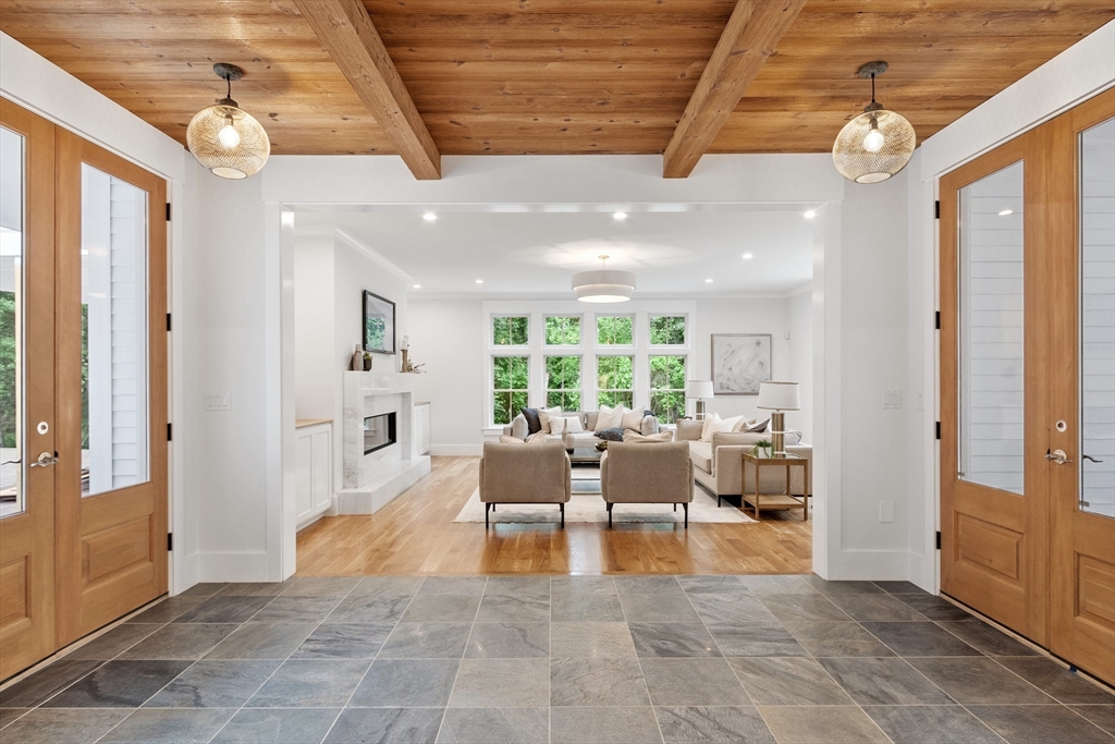 61 Lindsay Pond Road