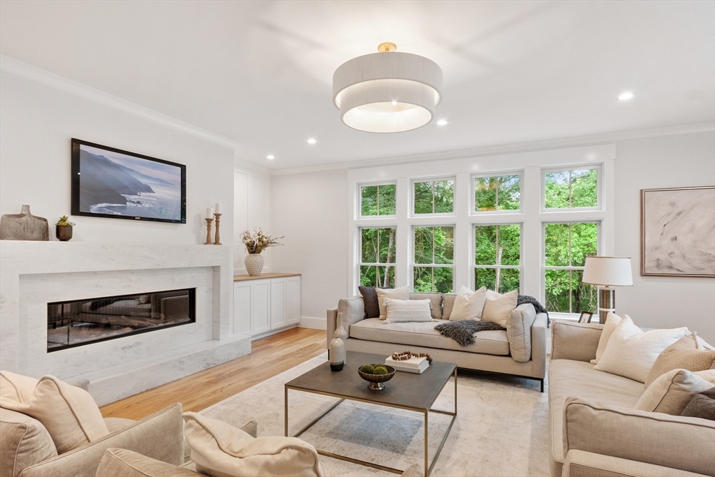 61 Lindsay Pond Road