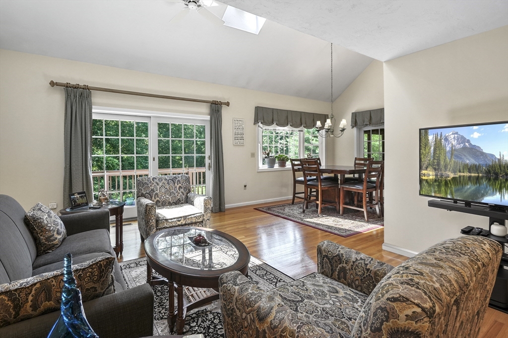 44 Powder Hill Way 44