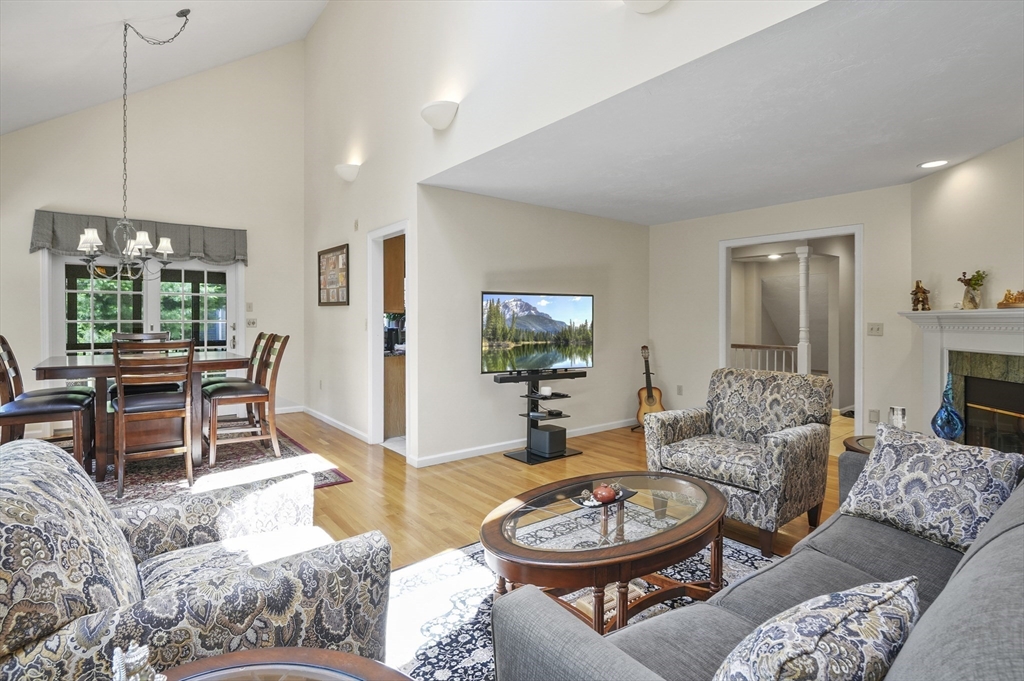 44 Powder Hill Way 44
