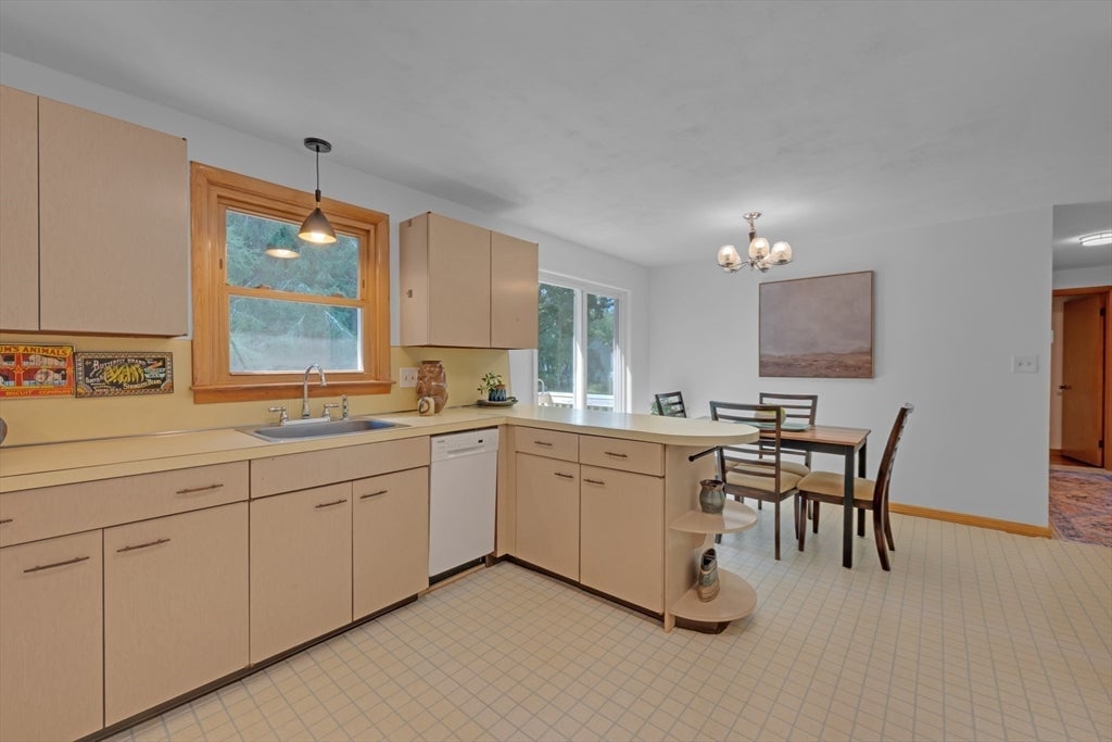 127 Springfield St, Palmer, MA, 127 Springfield St, Palmer, MA Photo #9