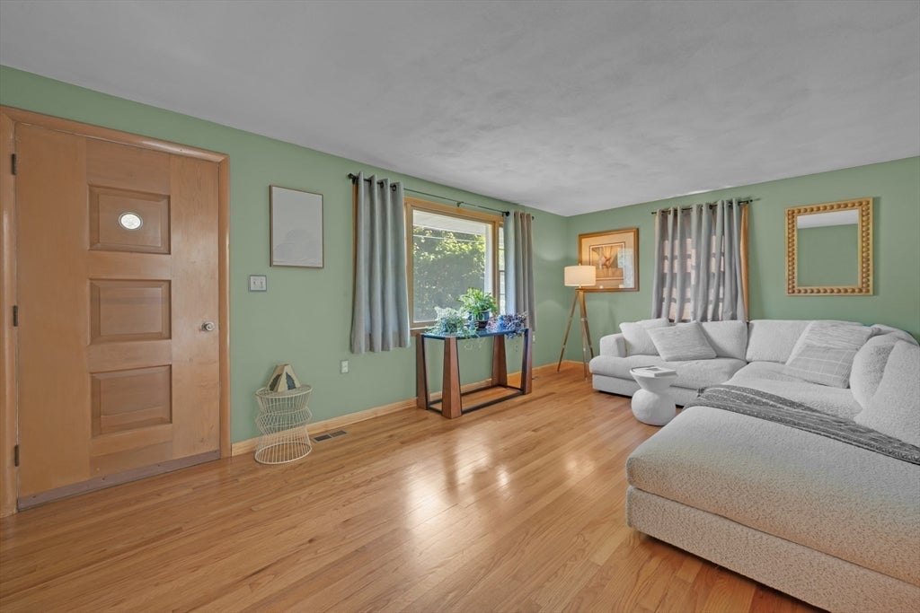 127 Springfield St, Palmer, MA, 127 Springfield St, Palmer, MA Photo #4