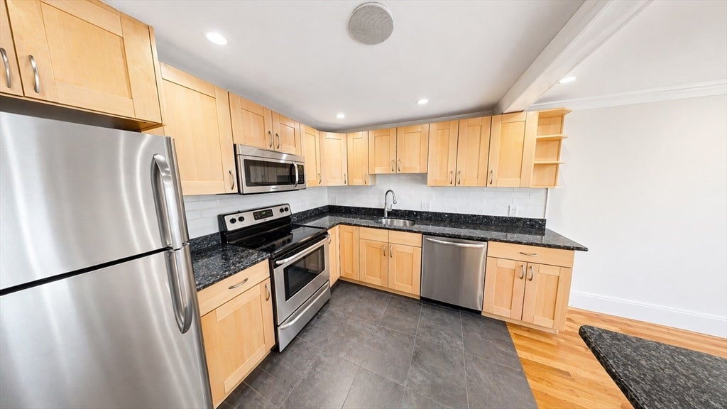 121 Tremont St A6