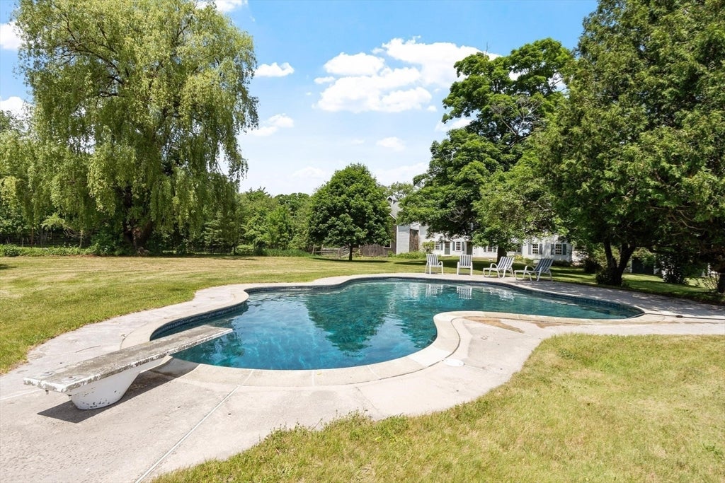 55 Old Mill Rd