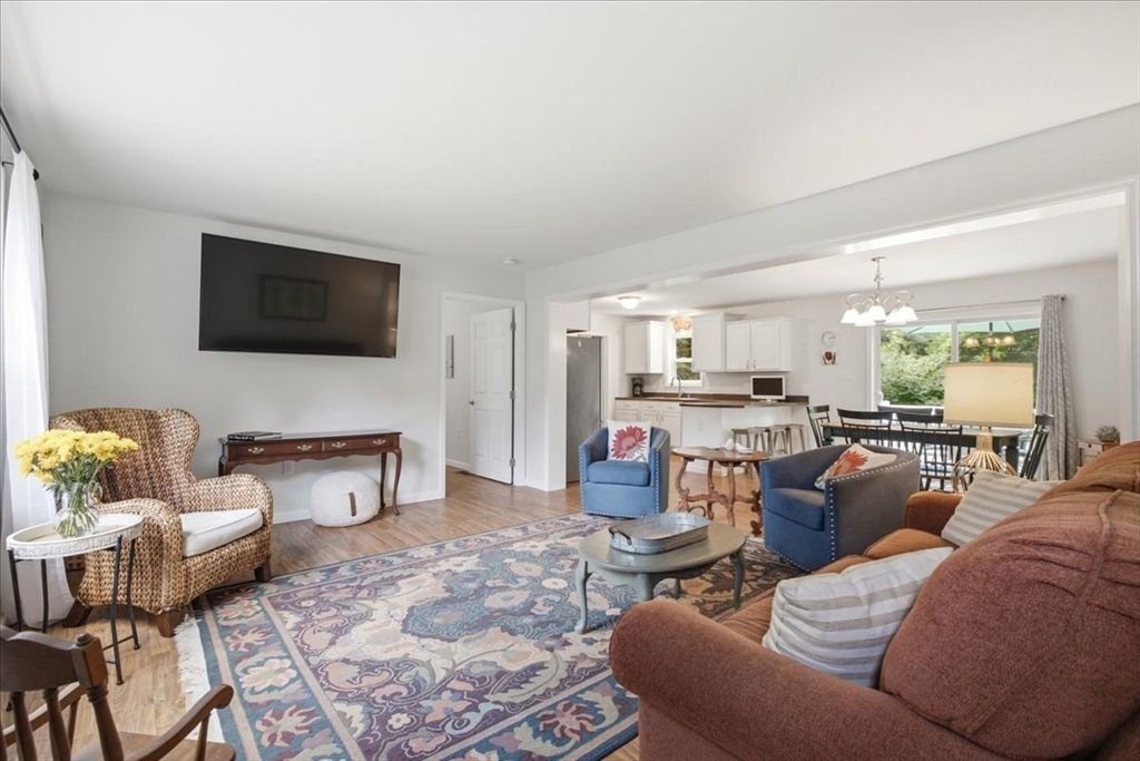 85 Lewis Ave