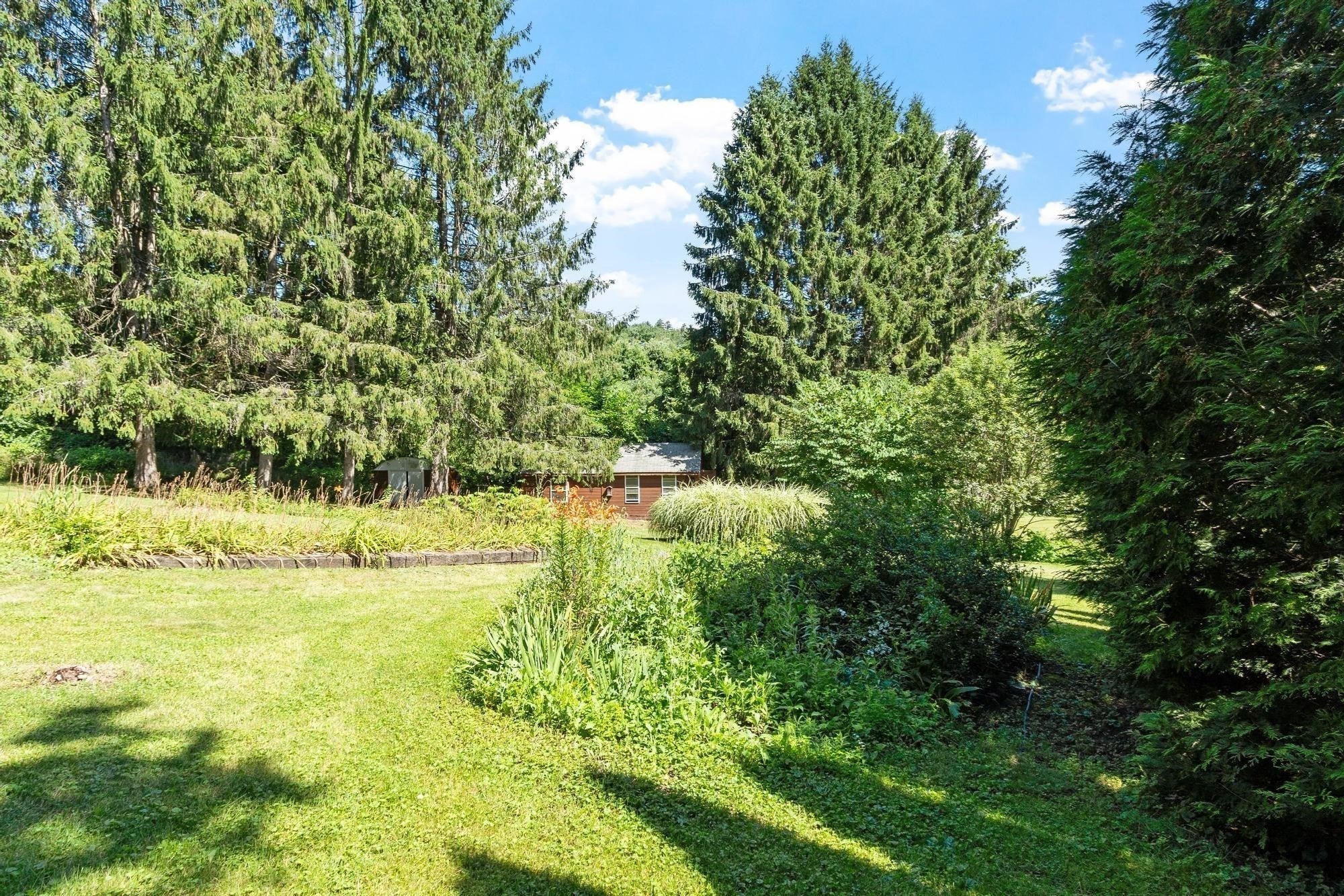 19 Rowley Hill Rd