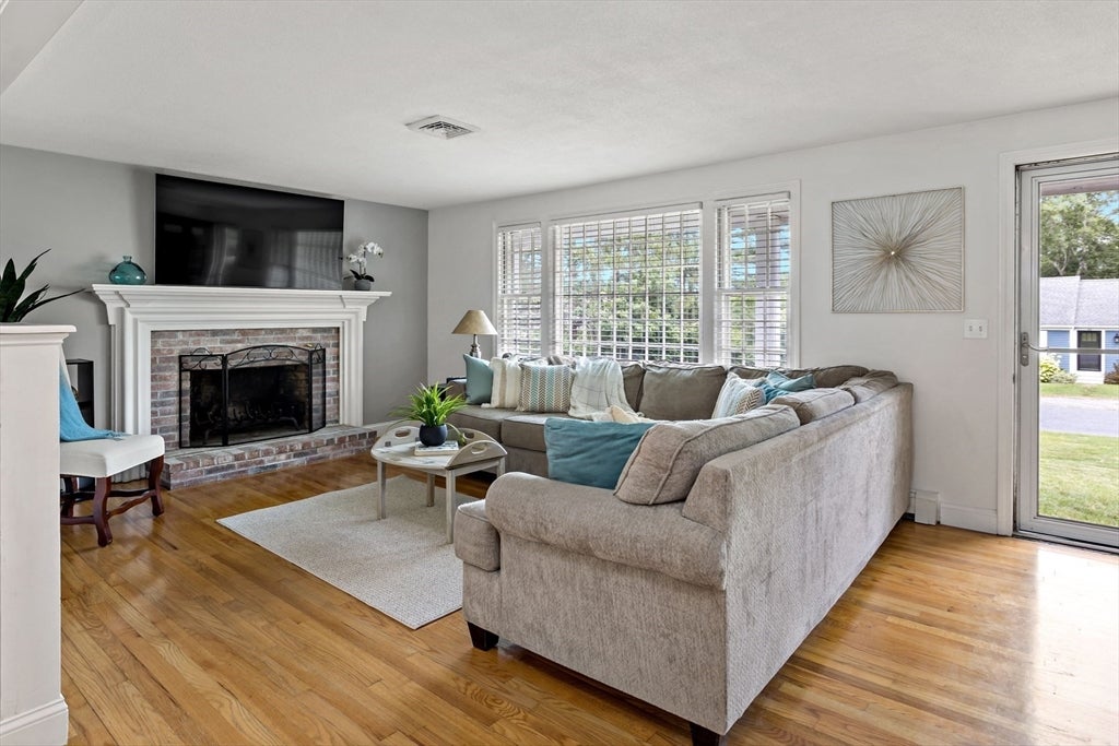 65 Kings Row Dr, Dennis, MA, 65 Kings Row Dr, Dennis, MA Photo #8