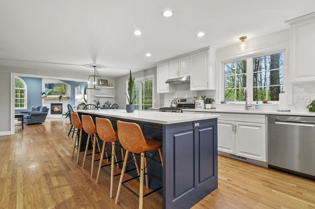 8 Woodwell Cir