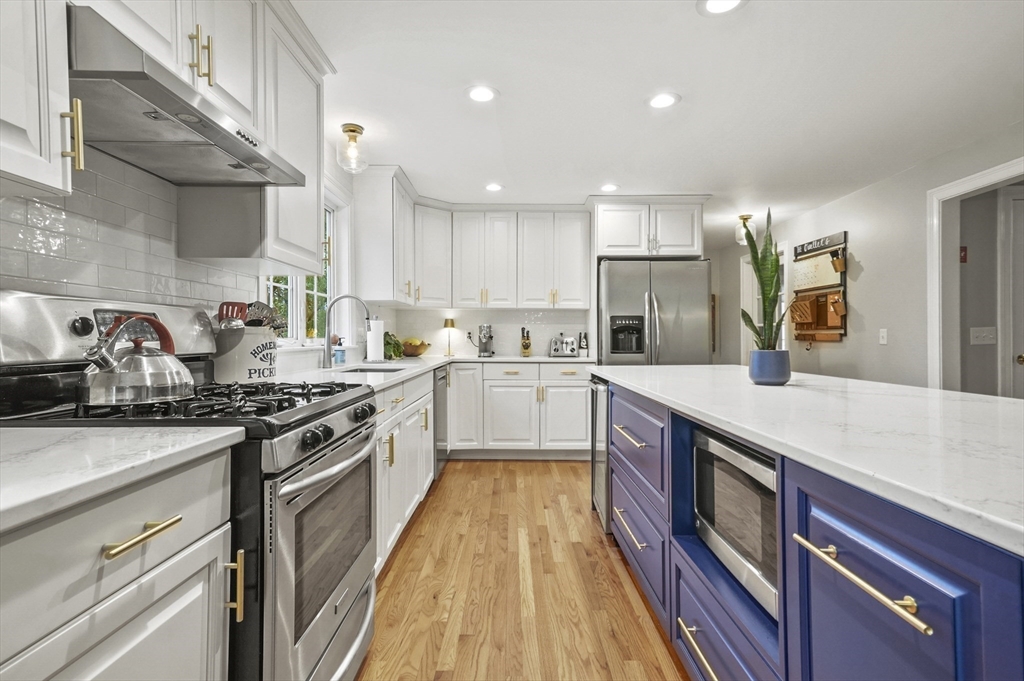 8 Woodwell Cir