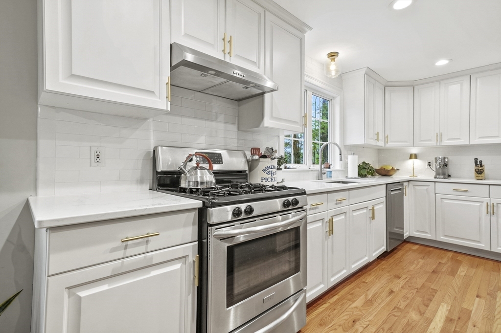 8 Woodwell Cir