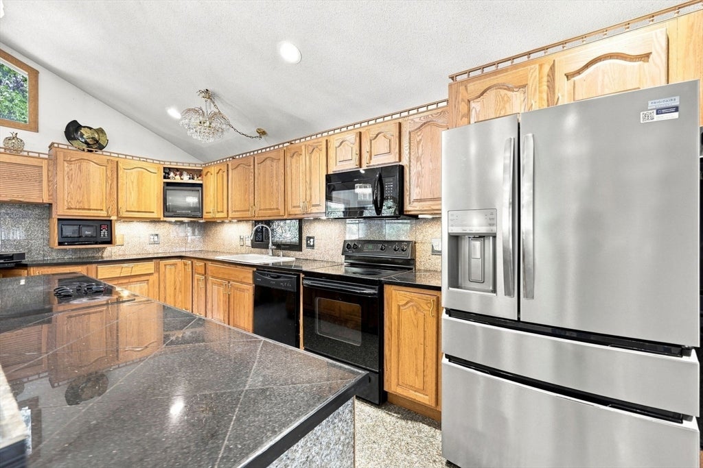 688 S West St, Agawam, MA, 688 S West St, Agawam, MA Photo #14