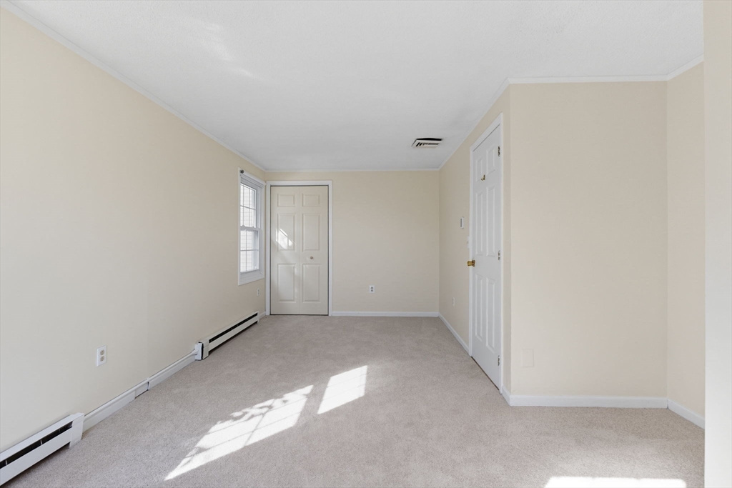 Medford, Massachusetts 02155, United States, 2 Bedrooms Bedrooms, ,2 BathroomsBathrooms,Residential,Contingent,211510