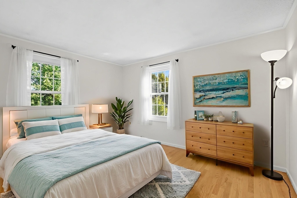 Medford, Massachusetts 02155, United States, 2 Bedrooms Bedrooms, ,2 BathroomsBathrooms,Residential,Contingent,211510