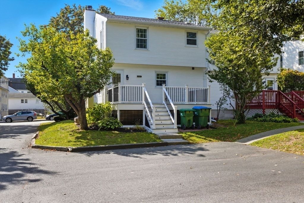 Medford, Massachusetts 02155, United States, 2 Bedrooms Bedrooms, ,2 BathroomsBathrooms,Residential,Contingent,211510