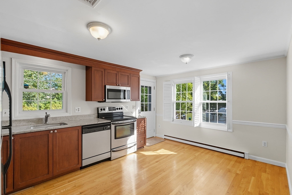 Medford, Massachusetts 02155, United States, 2 Bedrooms Bedrooms, ,2 BathroomsBathrooms,Residential,Contingent,211510