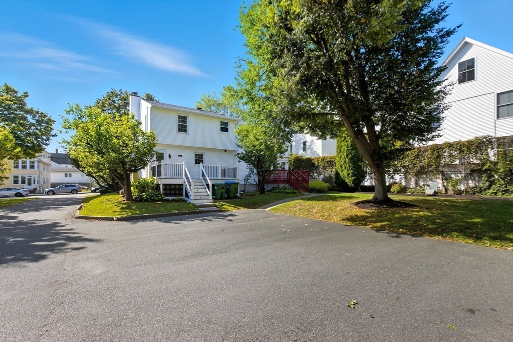 Medford, Massachusetts 02155, United States, 2 Bedrooms Bedrooms, ,2 BathroomsBathrooms,Residential,Contingent,211510