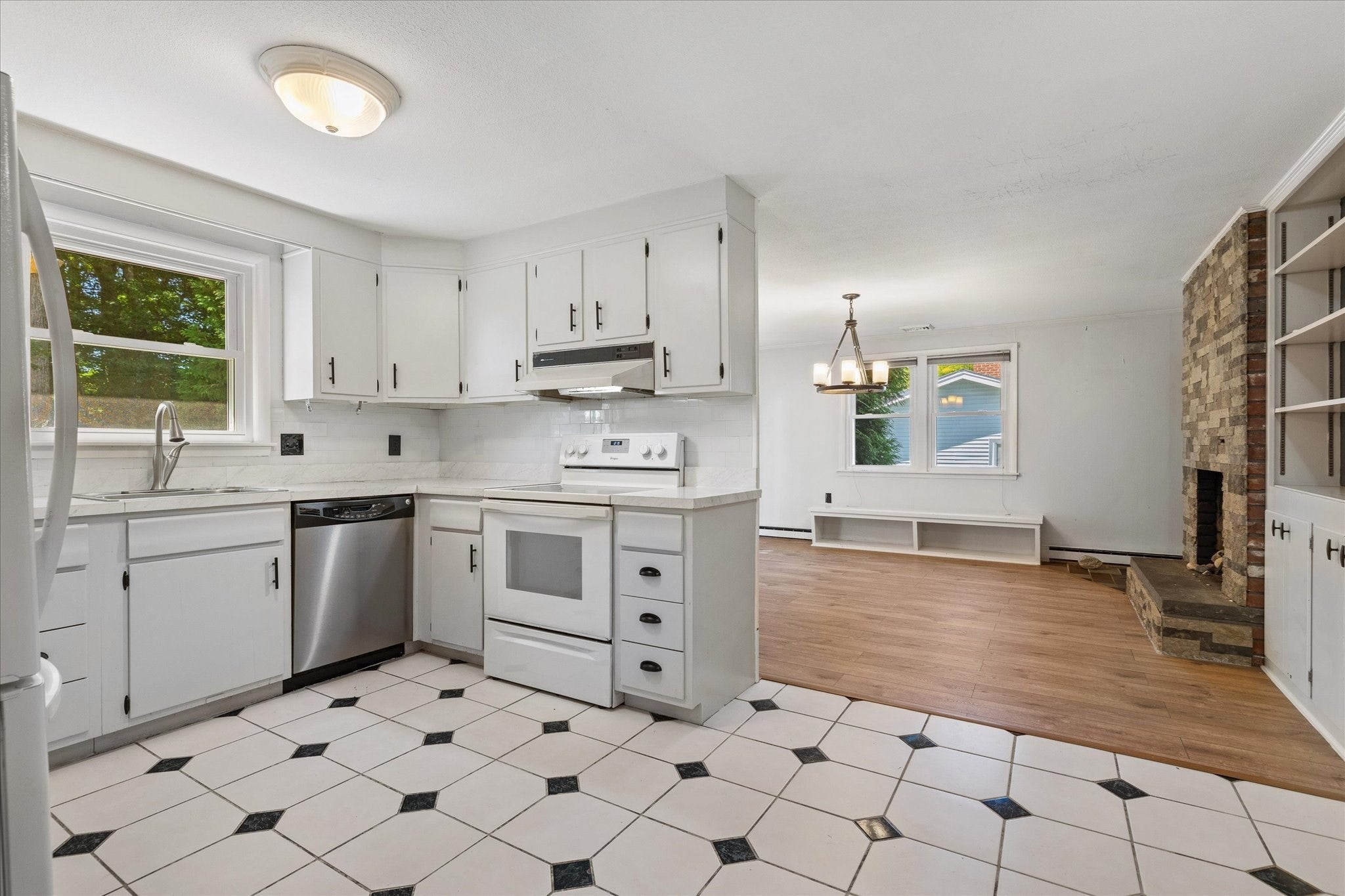 36 Barry Rd, Worcester, MA, 36 Barry Rd, Worcester, MA Photo #12
