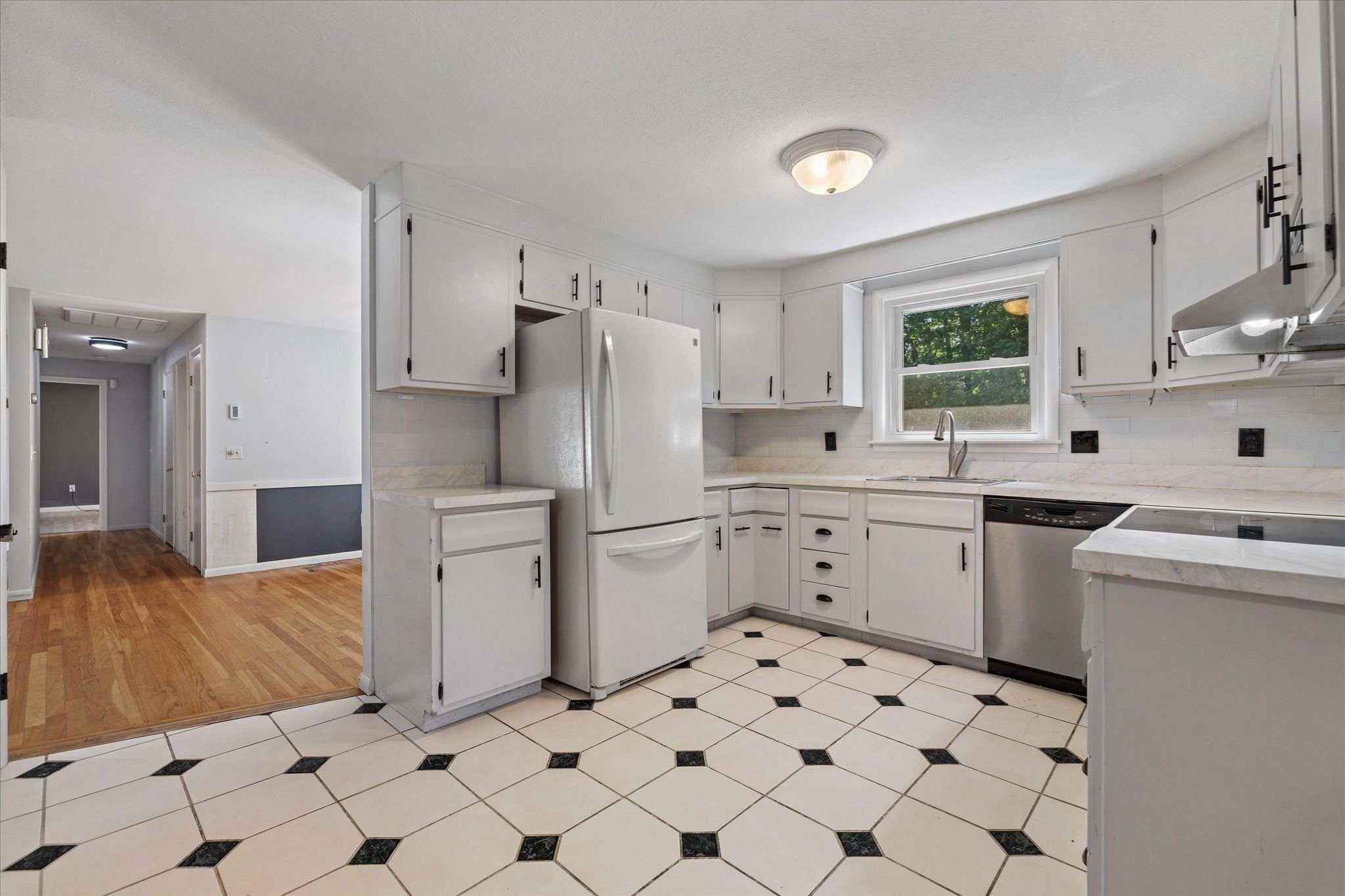 36 Barry Rd, Worcester, MA, 36 Barry Rd, Worcester, MA Photo #13
