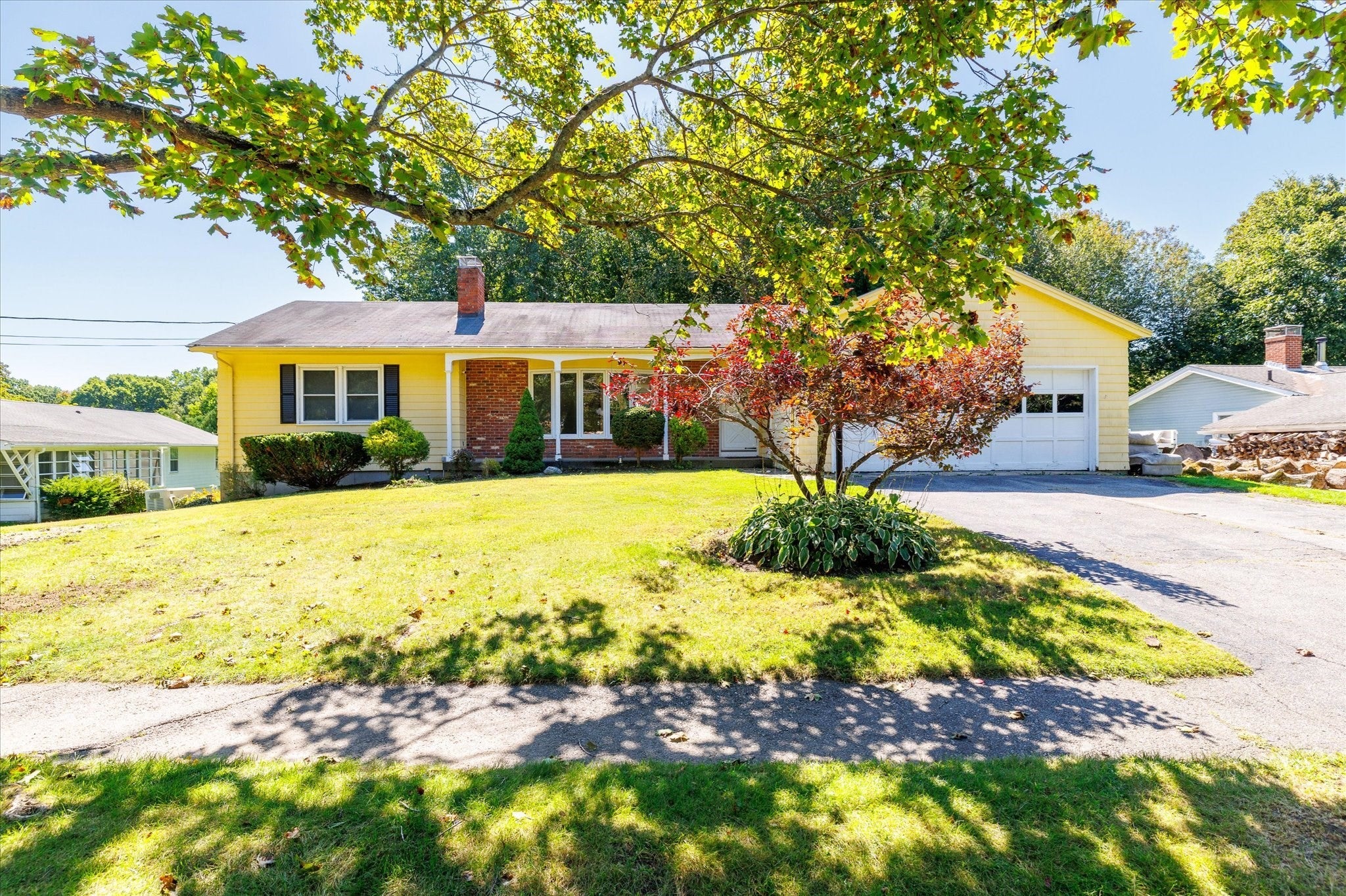 Photo of 36 Barry Rd, Worcester, MA