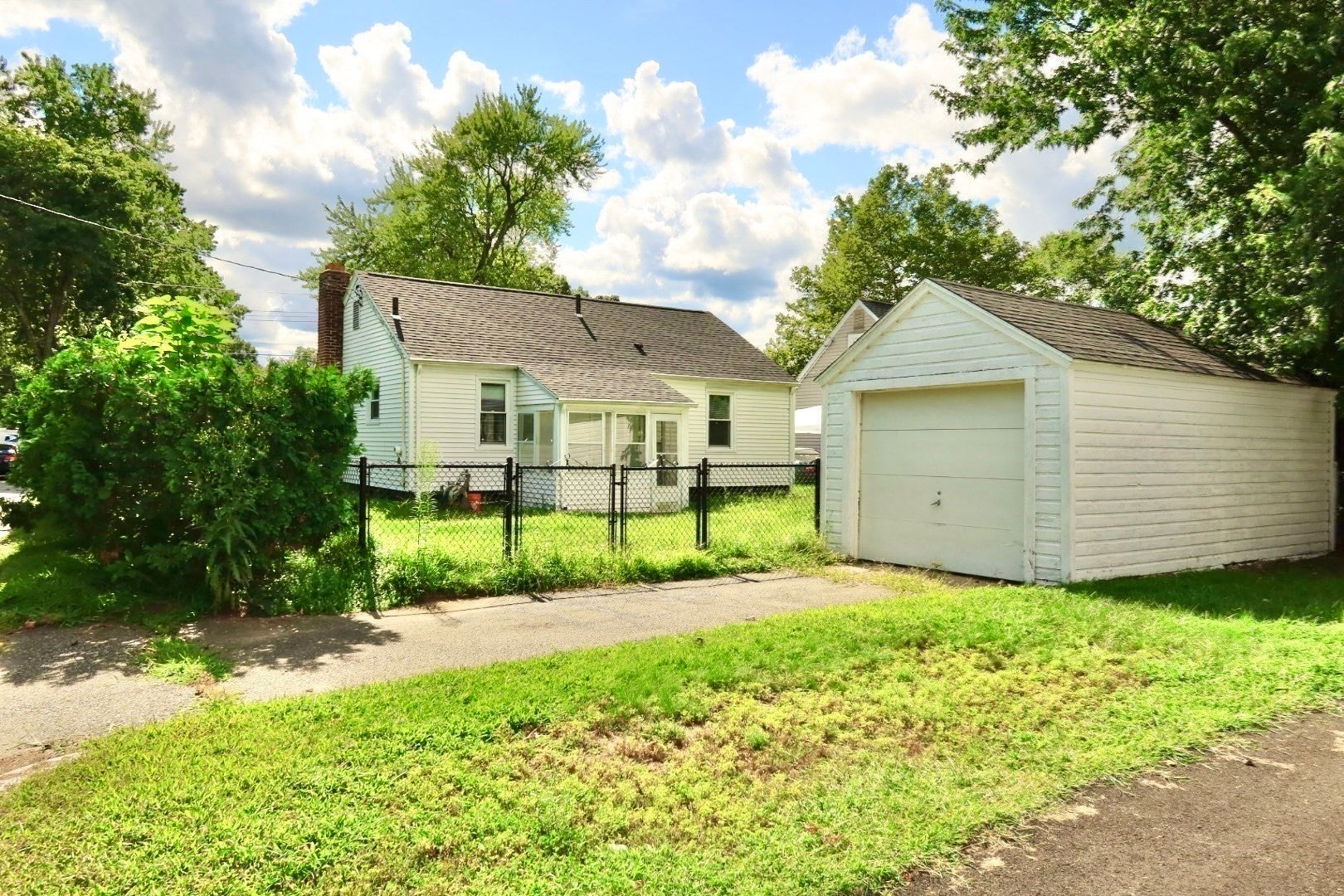 61 Russell St, Springfield, MA Photo #3