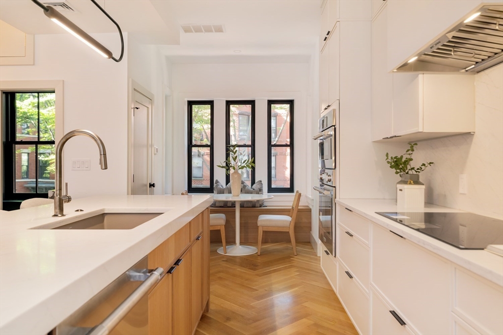 Boston, Massachusetts 02118, United States, 2 Bedrooms Bedrooms, ,3 BathroomsBathrooms,Residential,Active,215597