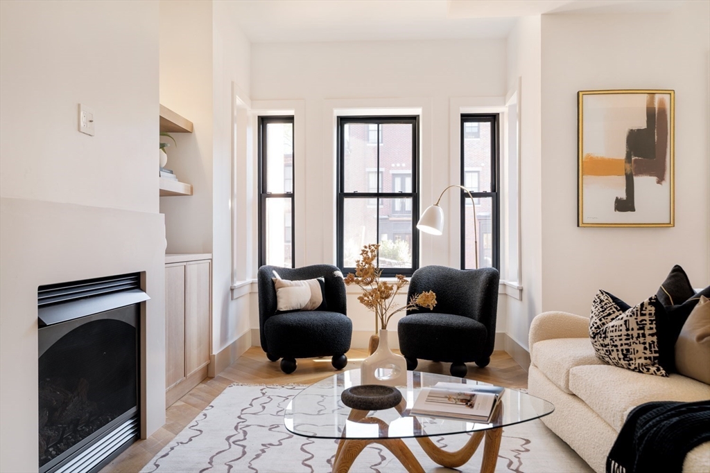 Boston, Massachusetts 02118, United States, 2 Bedrooms Bedrooms, ,3 BathroomsBathrooms,Residential,Active,215597