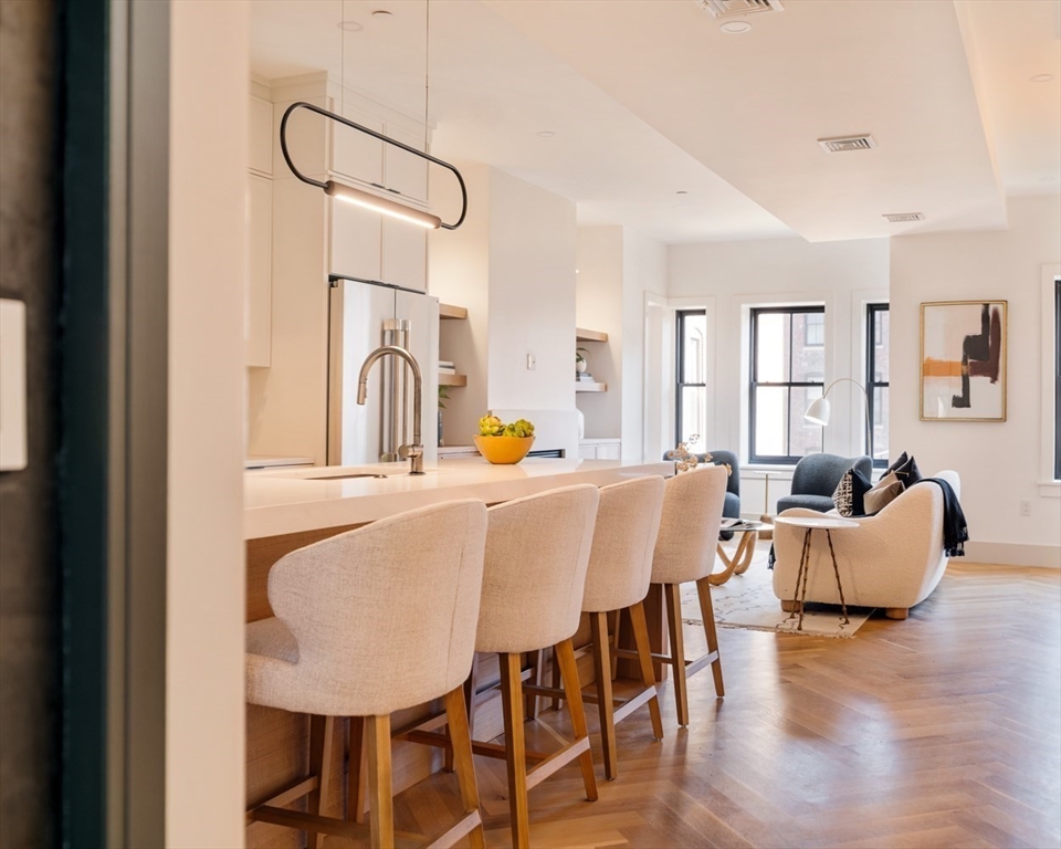 Boston, Massachusetts 02118, United States, 2 Bedrooms Bedrooms, ,3 BathroomsBathrooms,Residential,Active,215597