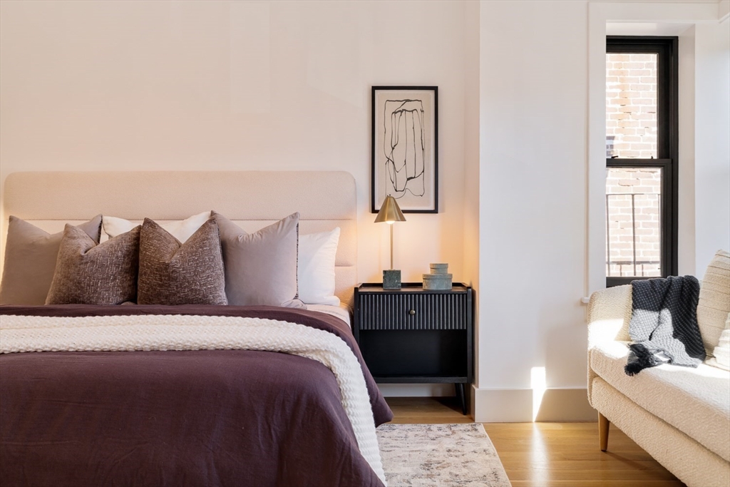 Boston, Massachusetts 02118, United States, 2 Bedrooms Bedrooms, ,3 BathroomsBathrooms,Residential,Active,215597