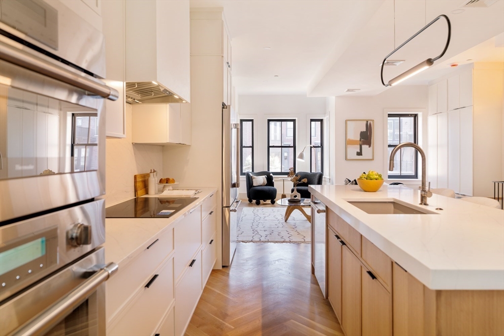 Boston, Massachusetts 02118, United States, 2 Bedrooms Bedrooms, ,3 BathroomsBathrooms,Residential,Active,215597