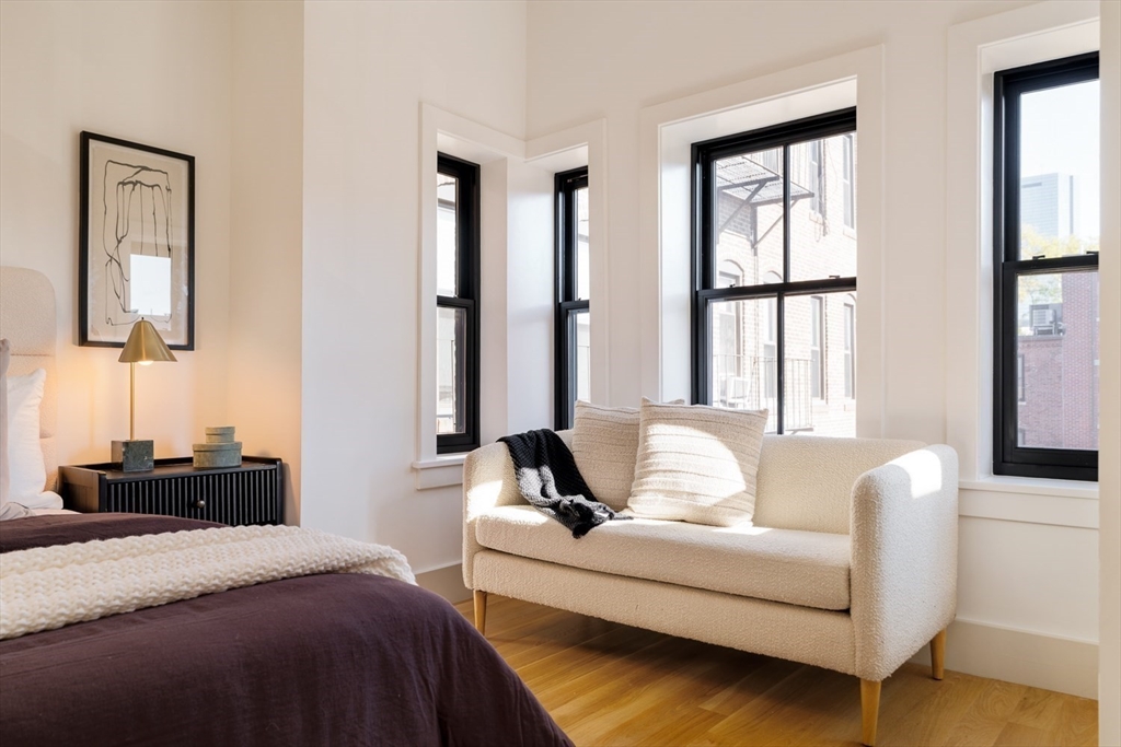 Boston, Massachusetts 02118, United States, 2 Bedrooms Bedrooms, ,3 BathroomsBathrooms,Residential,Active,215597