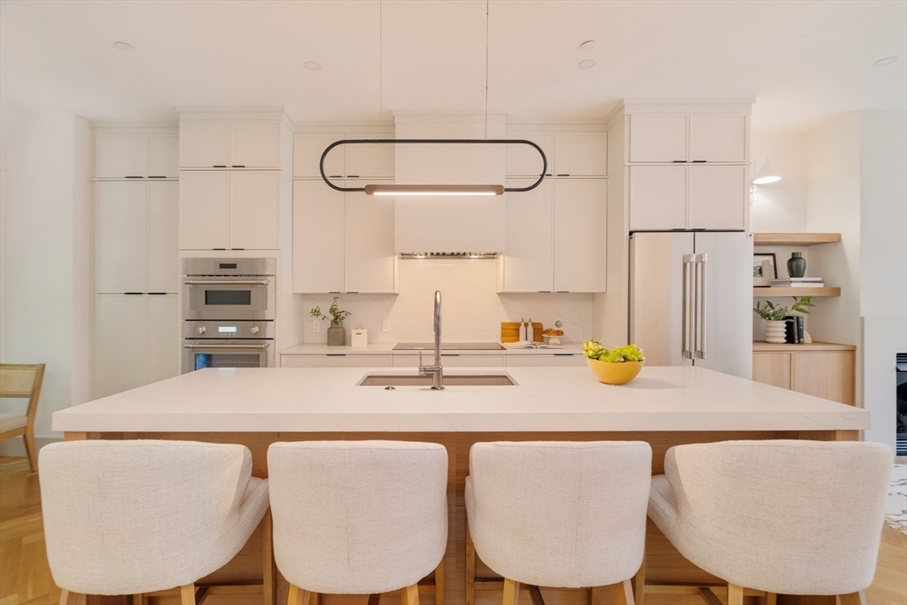 Boston, Massachusetts 02118, United States, 2 Bedrooms Bedrooms, ,3 BathroomsBathrooms,Residential,Active,215597